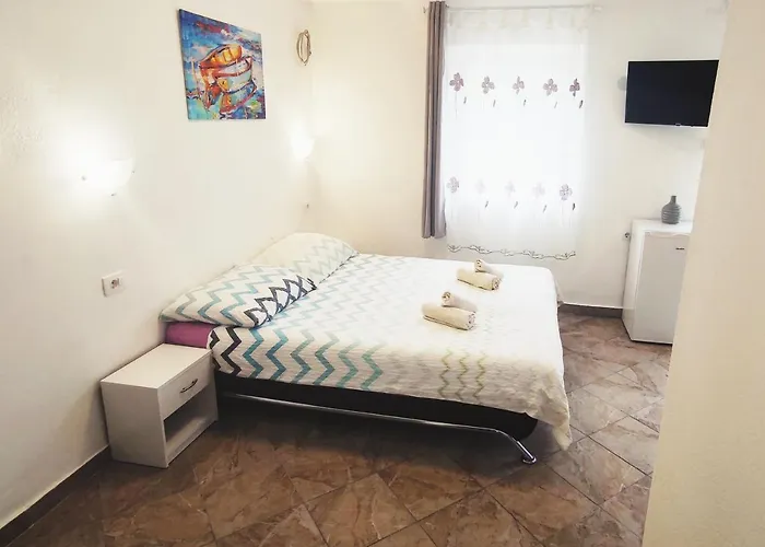 Close To Sandy * Split