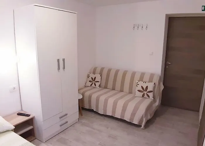 Close To Sandy Split