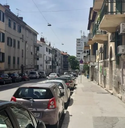 Close To Sandy Сплит